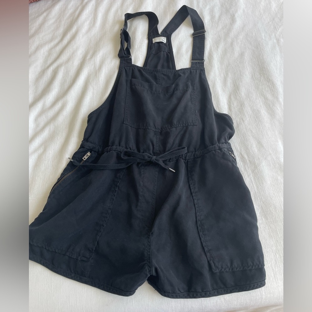 Aritzia overall shorts